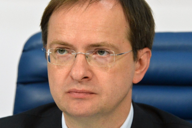 Владимир Мединский: школьники должны быть заняты до семи вечера