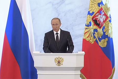 Путин предложил декриминализировать мелкие преступления и сократить до 5-7 число присяжных Путин предложил декриминализировать мелкие преступления и сократить до 5-7 число присяжных