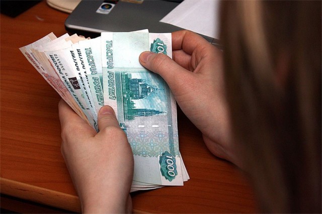 Учителям могут поднять зарплату вдвое