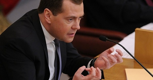 Дмитрий Медведев обнадежил бюджетников Дмитрий Медведев обнадежил бюджетников