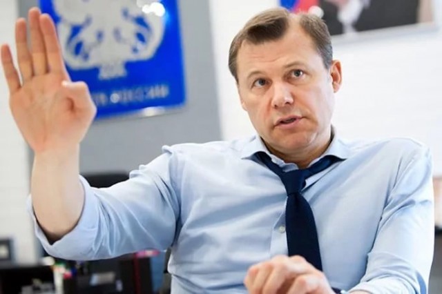 Генпрокурор возмутился, а премьер наградил